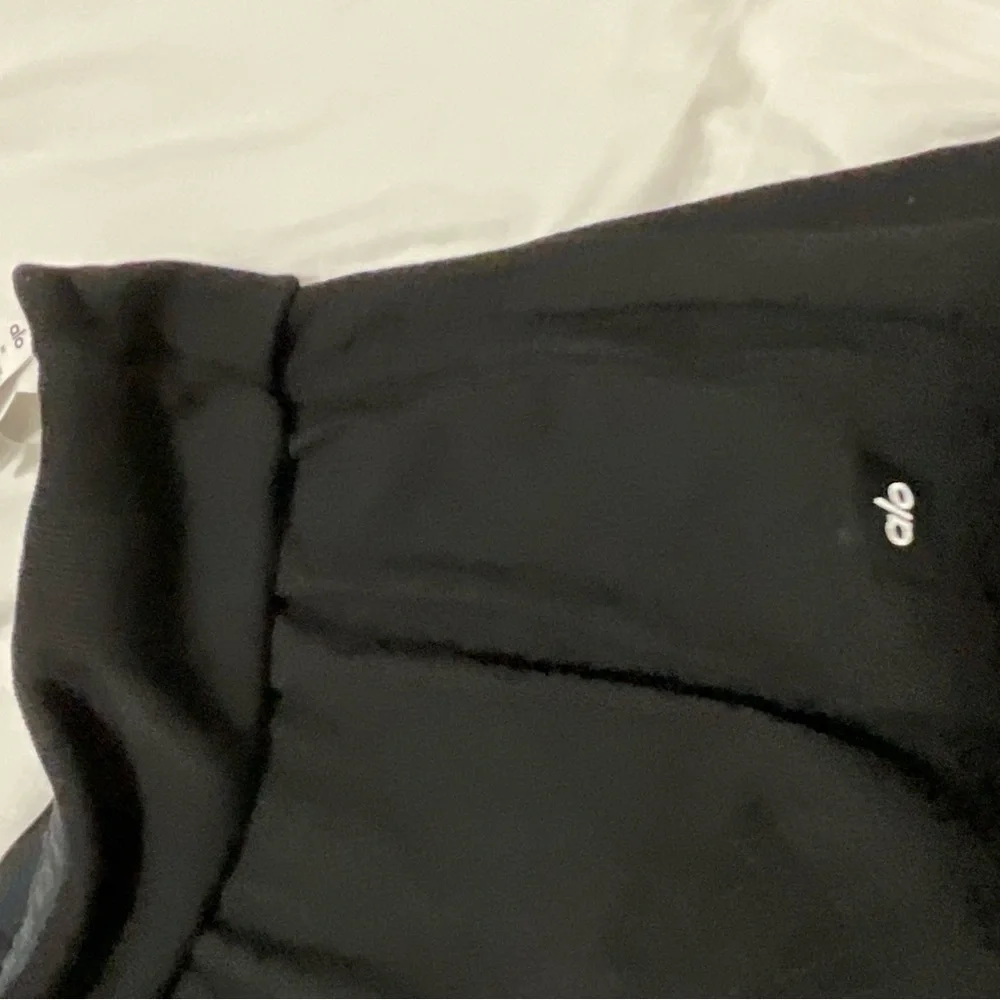 ALO yoga black skirt medium size - Picture 3 of 6